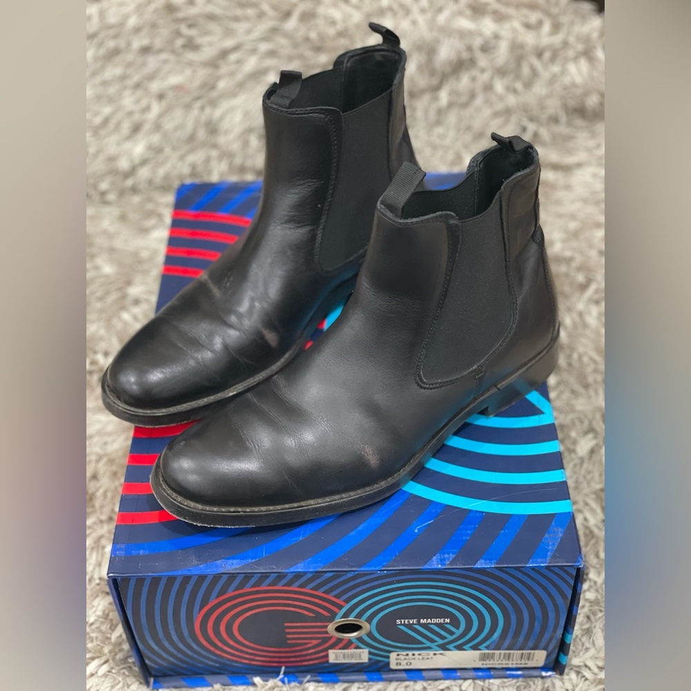 Steve Madden-GQ Chelsea Boots - Color: Black Leather - Size: Men’s 8